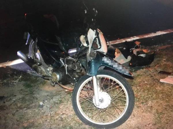 Keadaan motosikal mangsa. - Foto PDRM