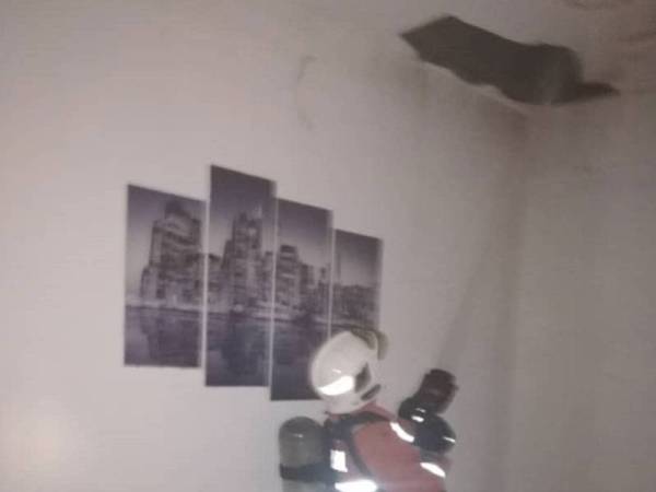 Bomba berjaya mengawal kebakaran pada jam 3.58 petang.