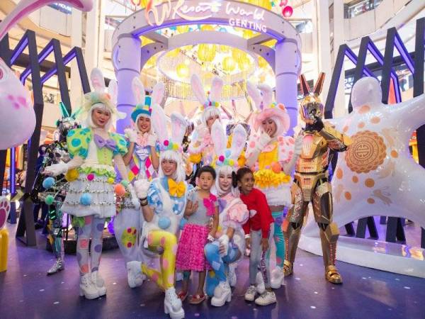 Tea Party on the Moon di SkyAtrium, Resort World Genting. 