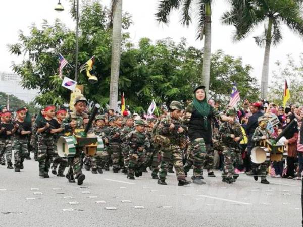 Gambar sekitar suasana perarakkan kemerdekaan di Padang Majlis Perbandaran Seremban hari ini.