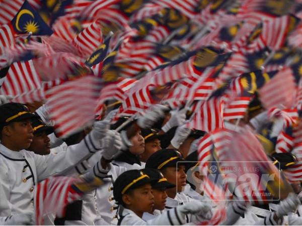 Sambutan Hari Kebangsaan ke-62 di Dataran Putrajaya hari ini. - FOTO SHARIFUDIN ABDUL RAHIM