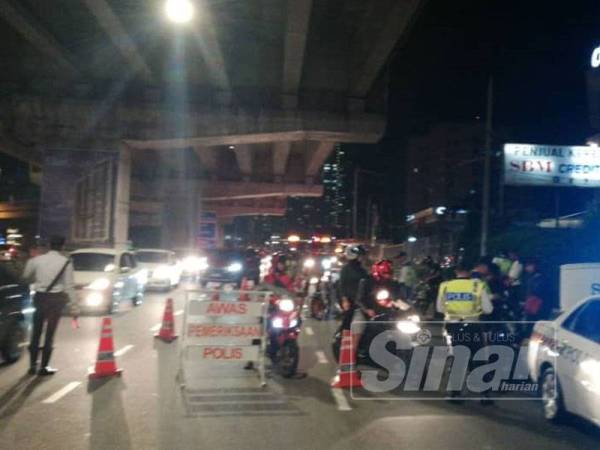 Sebanyak 448 saman dikeluarkan atas pelbagai kesalahan.