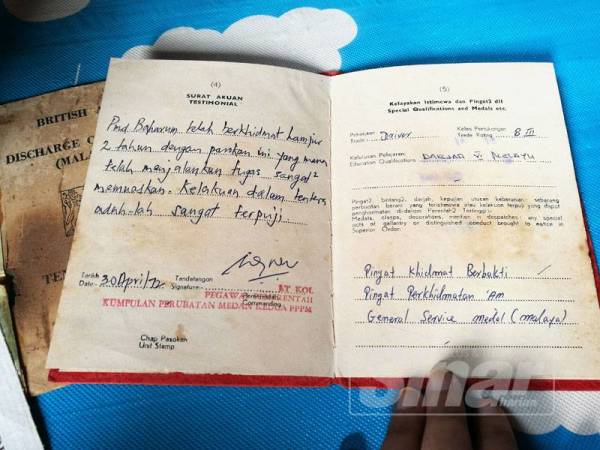 Hanya buku perkhidmatan dalam askar Melayu dan British sahaja tinggal dalam simpanan Baharun namun kenangan menjadi askar terpahat kukuh dalam sanubarinya.