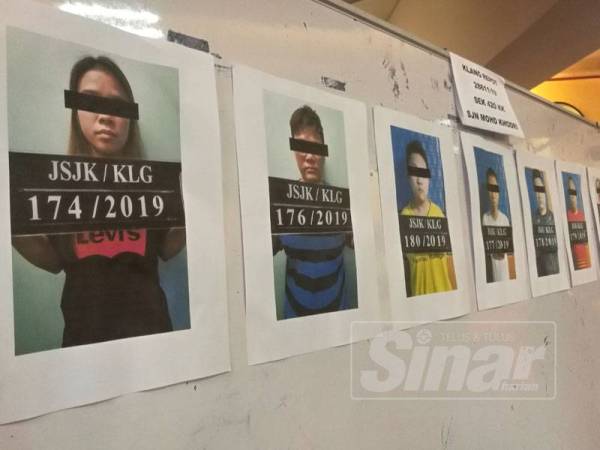 Antara ahli sindiket PTW yang ditahan dalam operasi di sebuah rumah teres di Klang, Khamis lalu.