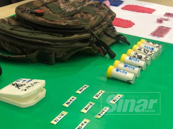 Dadah heroin dalam tiub kecil dikenali dengan kod “sekor” dalam kalangan penagih dijual dengan harga RM10 setiub. 