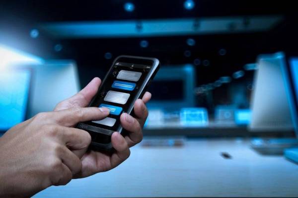 BERHATI-HATI apabila menyebarkan maklumat daripada media sosial.