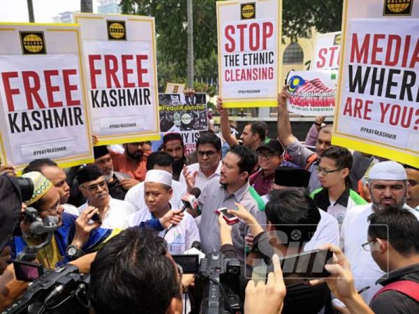 Himpunan di Masjid Negara turut disertai ABIM yang menggesa ahli Parlimen di negara ini untuk bersama-sama memperjuangkan hak asasi kemanusiaan sesama Islam.