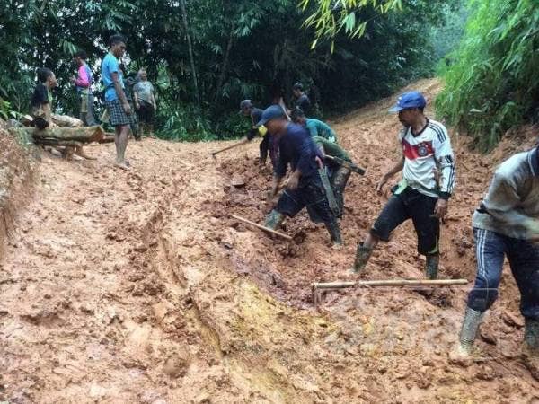 Laluan ke Pos Gob yang memakan masa lebih 24 jam sekiranya musim hujan.