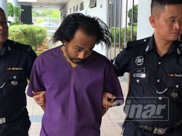 Mohd Firdaus didenda RM2,000 oleh Mahkamah Majistret selepas mengaku bersalah mencuri lima pasang kasut berjenama, dua tahun lalu.