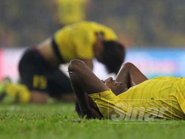 Pasukan Bola Sepak Negara kecewa apabila gagal menang di halaman sendiri 1-2 pada perlawanan Malaysia menentang UAE dalam Piala Dunia 2022 / Piala Asia 2023 Kelayakan 2 Pusingan 2 Pra-Perlawanan. - Foto:ZAHID IZZANI