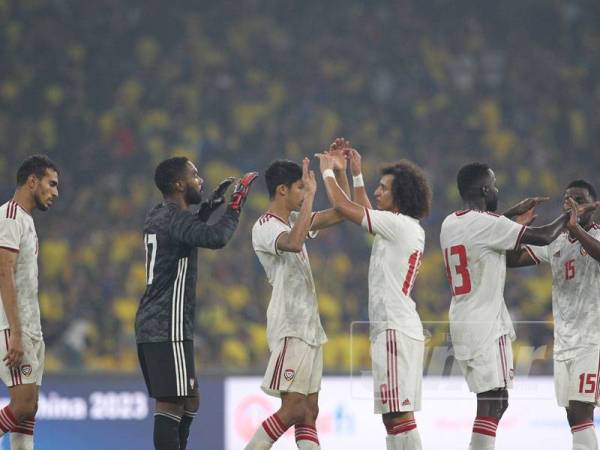 Pasukan Bola Sepak UAE menang tipis 1-2 keatas pasukan Malaysia pada perlawanan Malaysia menentang UAE dalam Piala Dunia 2022 / Piala Asia 2023 Kelayakan 2 Pusingan 2 Pra-Perlawanan. - Foto:ZAHID IZZANI