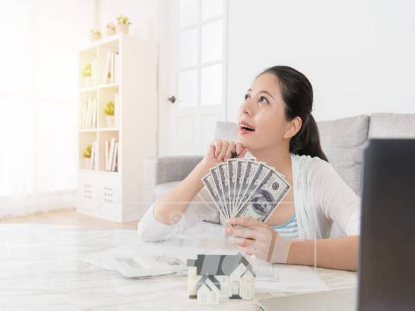 BIJAK mengendalikan kewangan keluarga dengan menggunakan aplikasi sesuai seperti Daily Expenses 2: Personal Finance.