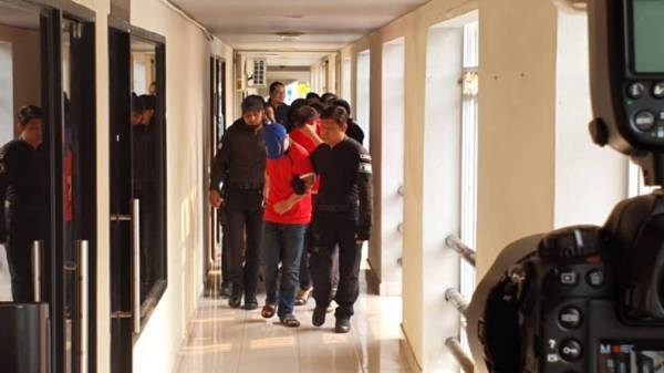 Kesemua tertuduh dibawa ke Mahkamah Sesyen Georgetown, Khamis lalu.