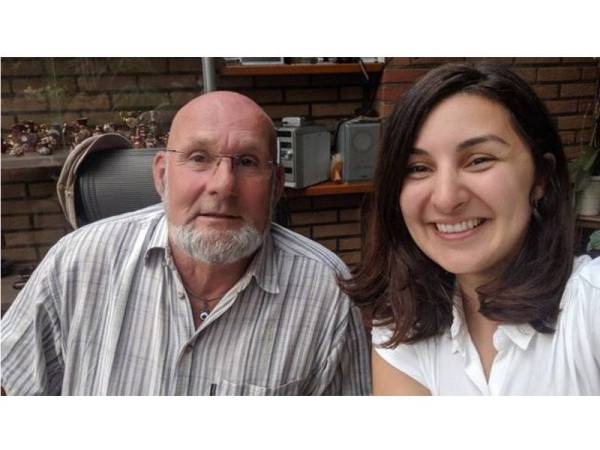 Bekas pelarian Babakar (kiri) ditemukan semula dengan Egbert yang pernah menghadiahkannya basikal ketika dia berusia lima tahun.