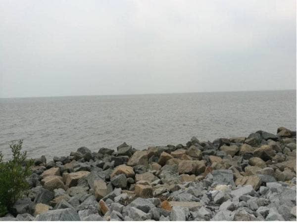 Pulau Pisang tidak kelihatan ketika jerebu.