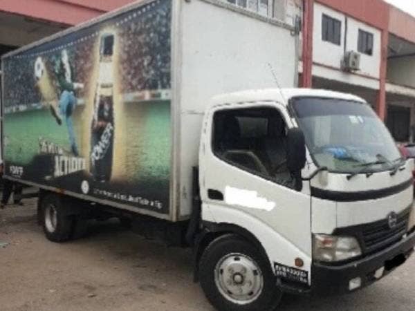 Antara kenderaan yang dirampas dalam Op Asap di Puchong Selangor semalam.