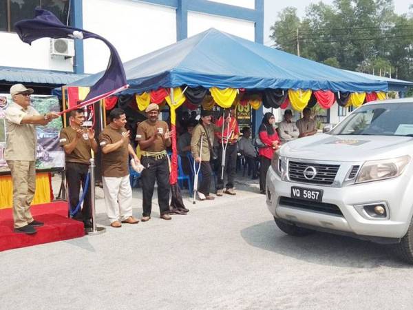 Acryl Sani melepaskan Konvoi 4x4 Di Sini Kami Bermula anjuran Persatuan Veteran VAT 69 Komando di Markas Komando 69, Kem Briged Utara Ulu Kinta di sini hari ini.