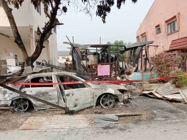 Seorang wanita maut disergah manakala rumahnya terbakar dalam kejadian semalam.