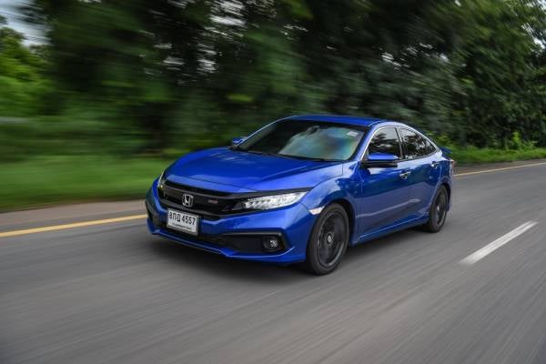 KEMASAN lampu hadapan baharu yang tampil lebih sporty.