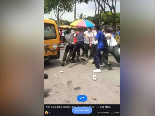 Video pergaduhan melibatkan sekumpulan pelajar yang tular di Facebook semalam.