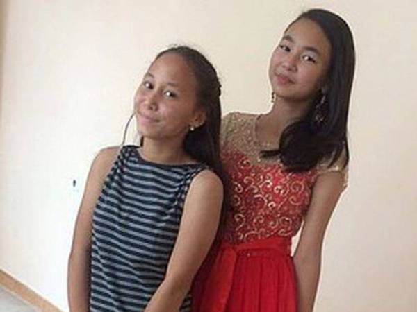 Asetkyzy bersama sahabat baiknya Ayazhan Dolasheva (kanan). - Foto Agensi