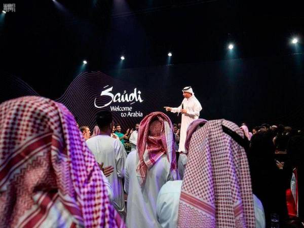 Ahmad melancarkan visa pelancong baru-baru ini. -Foto Agensi