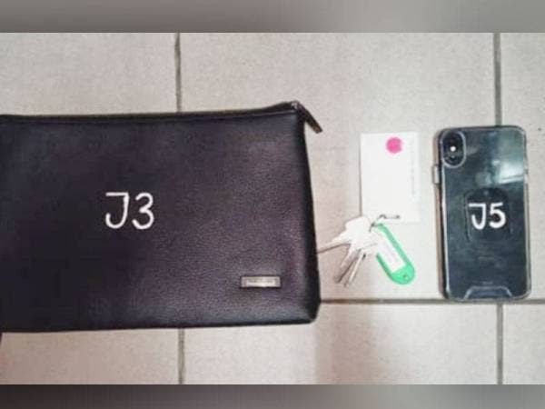 Antara barang dirampas Pasukan Khas Ibu Pejabat Polis Daerah Sepang 