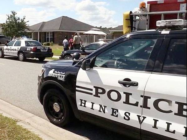 Polis menerima panggilan dan terus ke rumah beralamat 200 blok Augusta Way, Griffin Park. - Foto Agensi