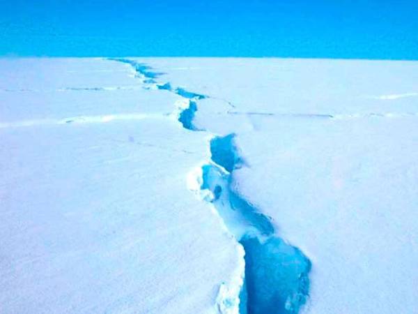 Para saintis mendakwa peristiwa itu adalah sebahagian daripada kitaran biasa dan tidak ada kaitan dengan perubahan iklim.- Foto AFP