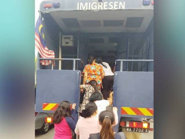 Seramai 26 PATI warga Indonesia termasuk enam wanita ditahan di Pulau Ketam, semalam.