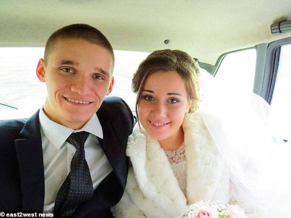 Gambar kenangan Mikhailov dan Irina semasa perkahwinana mereka. - Foto Agensi