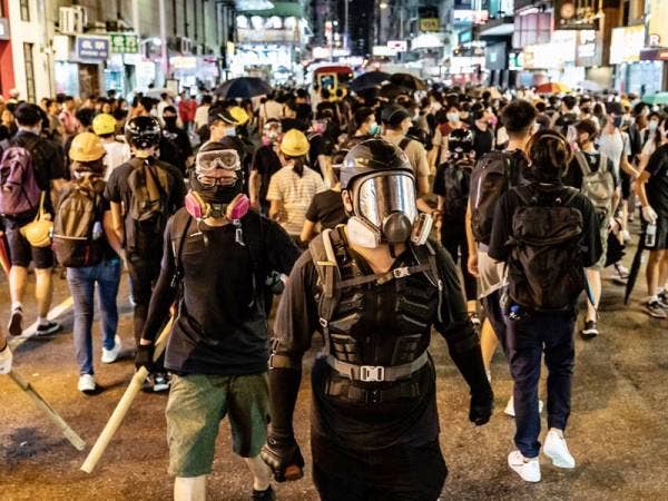 Pemakaian topeng kini dilarang yang telah dikuatkuasakan hari, mengikut Ordinan Peraturan Darurat yang diluluskan semalam.