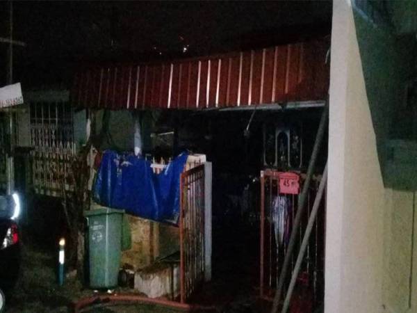 Kebakaran melibatkan sebuah rumah teres di Bandar Tun Razak di sini.