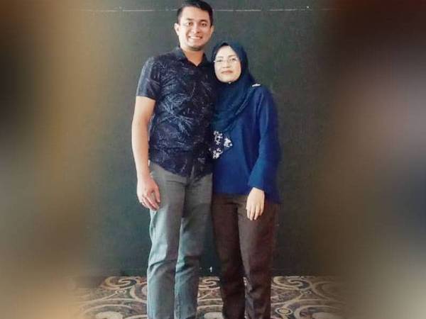 Darul Rizuan bersama isterinya, Mukhaliza.