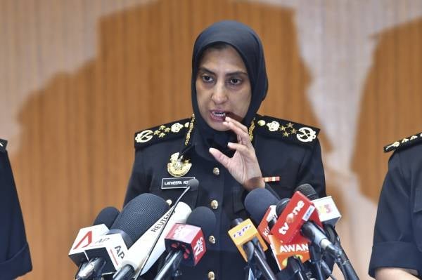 Latheefa pada sidang media khas berhubung tindakan terkini undang-undang SPRM bagi kes 1MDB di ibu pejabat SPRM hari ini. - Foto Bernama