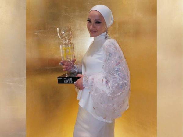 Neelofa terharu kerana dipilih sebagai pemenang (Foto : Neelofa)