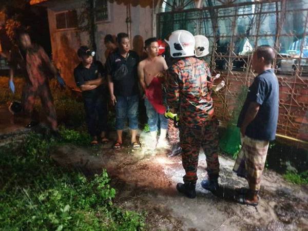 Mayat mangsa yang terjatuh ke dalam tangki kumbahan berjaya dikeluarkan jam 9.33 malam tadi.