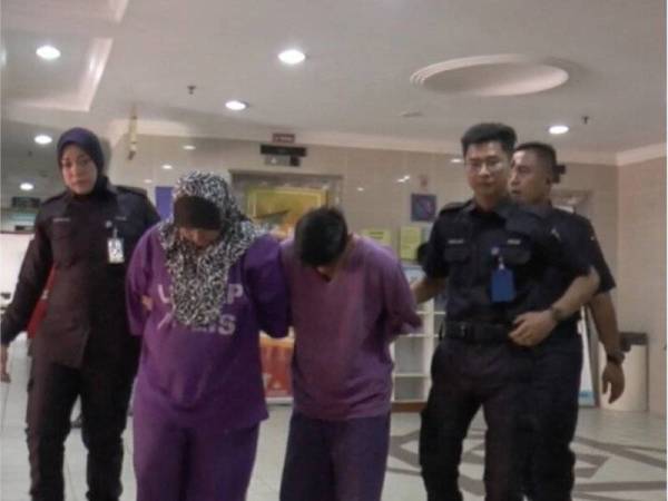 Pasangan suami isteri ini direman empat hari untuk siasatan lanjut kerana disyaki mencuri pelbagai barangan bayi milik sebuah pasar raya di sini semalam.