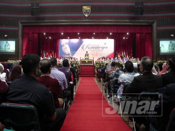 Sultan Nazrin berucap serta merasmikan Majlis Istiadat Konvokesyen Universiti Malaya ke-59 di Universiti Malaya hari ini. - Foto Sinar Harian ZAHID IZZANI