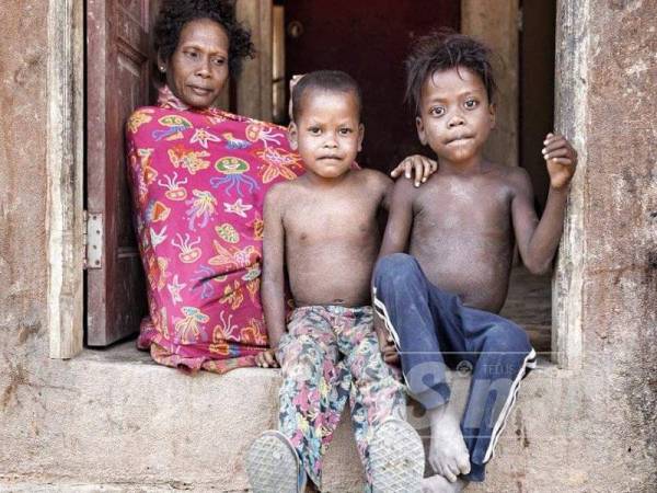 Masyarakat orang asli masih jauh ketinggalan dari menikmati kemudahan asas.