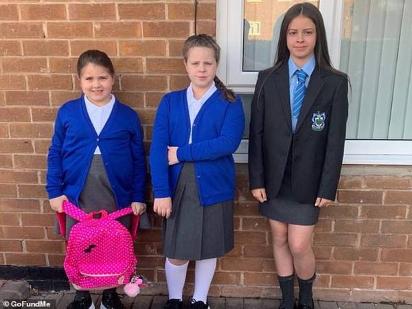  Tiga anaknya (dari kiri) Ellie, 13, Sophie, 10, dan Jessica lapan. Foto: Go Fund Me