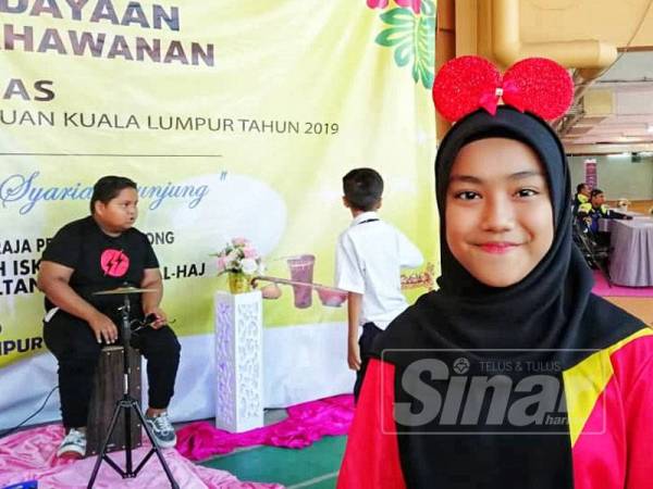 Aneesya gembira dapat duet bersama Tunku Azizah ketika membuat persembahan di Festival Kesenian Kebudayaan Kemahiran dan Keusahawanan Pendidikan Khas