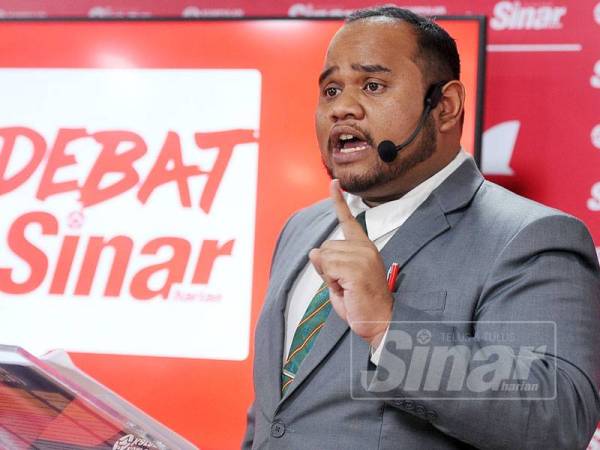 Ketua Penerangan Pemuda Bersatu, Ulya Aqamah menyampaikan hujah pada Debat Sinar yang bertajuk Belanjawan 2020: Siapa Dapat Lebih Manfaat?, yang diadakan di Dewan Karangkraf. - Foto Sinar Harian/ROSLI TALIB