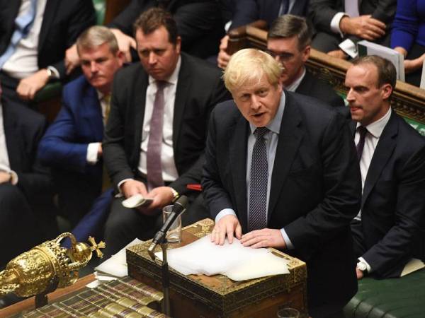 Perjanjian baharu Brexit yang dicapai Johnson dan EU pada Khamis lalu juga gagal untuk meraih sokongan ahli Parlimen UK. - Foto: AFP