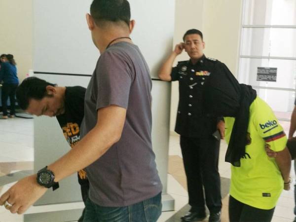 Tertuduh dibawa ke Mahkamah Majistret Klang semalam.