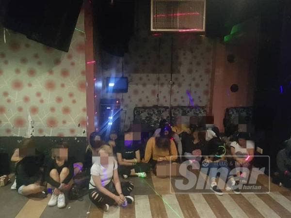 Kesemua yang ditahan direman empat hari untuk siasatan lanjut.