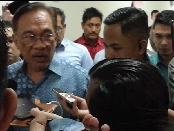 Anwar ketika ditemui media di sini hari ini.