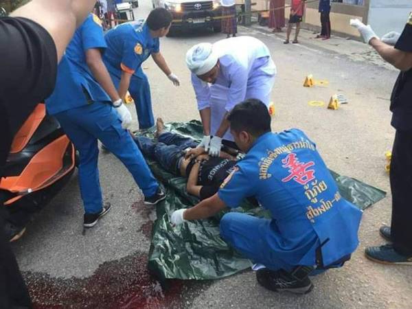 Mangsa yang ditembak di hadapan sebuah tanah perkuburan di Sungai Golok, Narathiwat, Thailand.