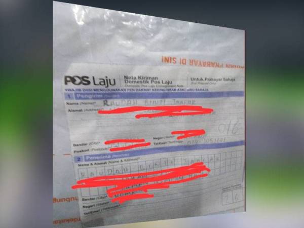 Bungkusan pos laju yang mengandungi dompet Raudah.