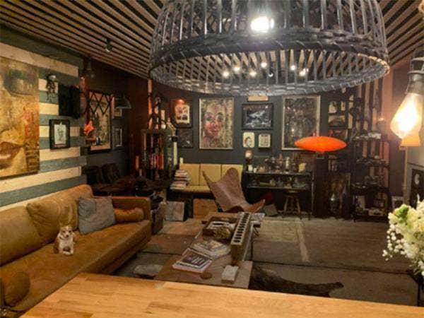 Breaux telah mengidamkan untuk membinanya pada awal tahun 2000 namun telah berusaha mencari orang yang mahir untuk membuatnya namun tidak kesampaian sehingga dia mengambil keputusan untuk membinanya sendiri.